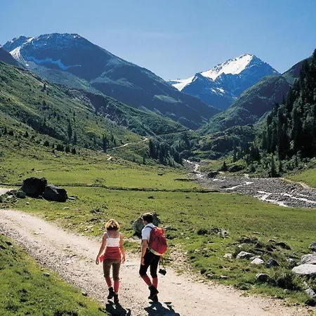 Pensionat Bacherhof Sankt Anton am Arlberg