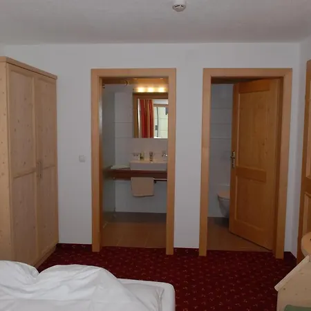 Bacherhof Konukevi Sankt Anton am Arlberg